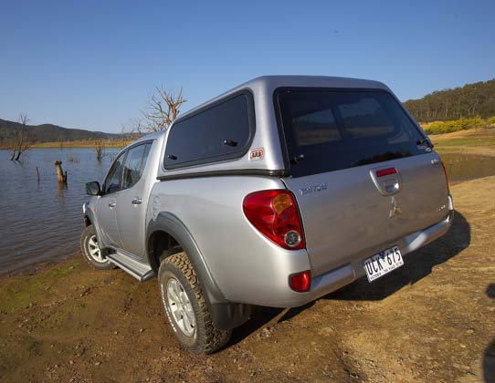 Mitsubishi L200 duplakabinos